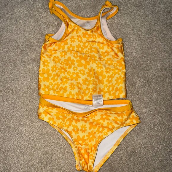 Toddler Girls 4/5 Swimsuit Bundle | 6 items | Rashguards & Swim Sets - Picture 3 of 4